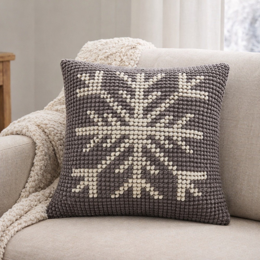 NWT Mina Victory Loop Snowflake Pillow Cover 22x22 Gray Ivory Nourison‎